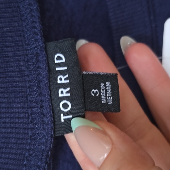 Torrid Classic Fit Ultra Soft Fleece Crew Neck Raglan Sweatshirt NWT Navy blue 3 - Picture 9 of 10